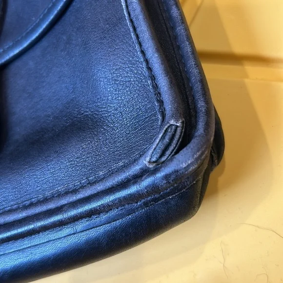 Coach Vintage Willis Top Handle - Picture 4 of 14